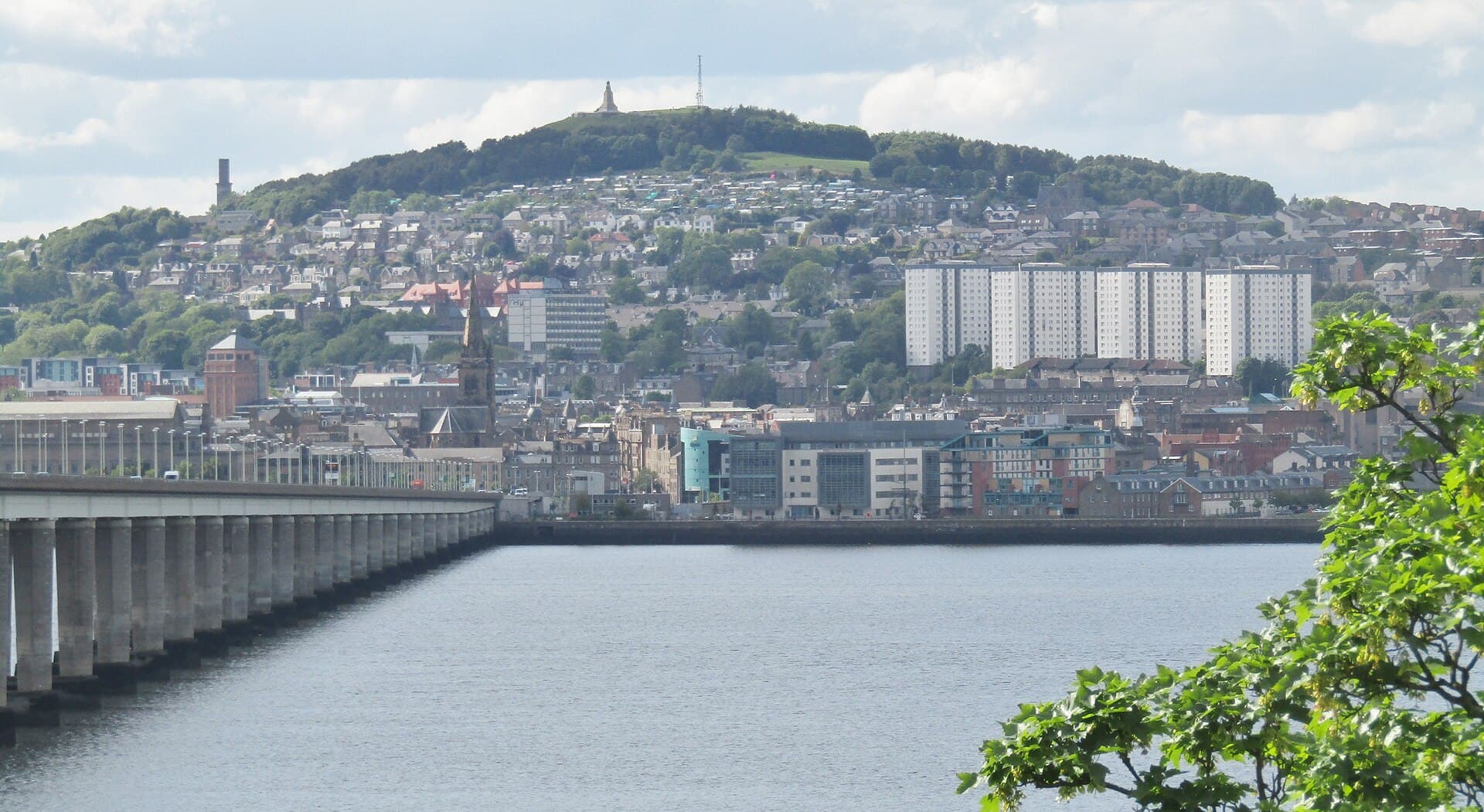 Dundee city skyline