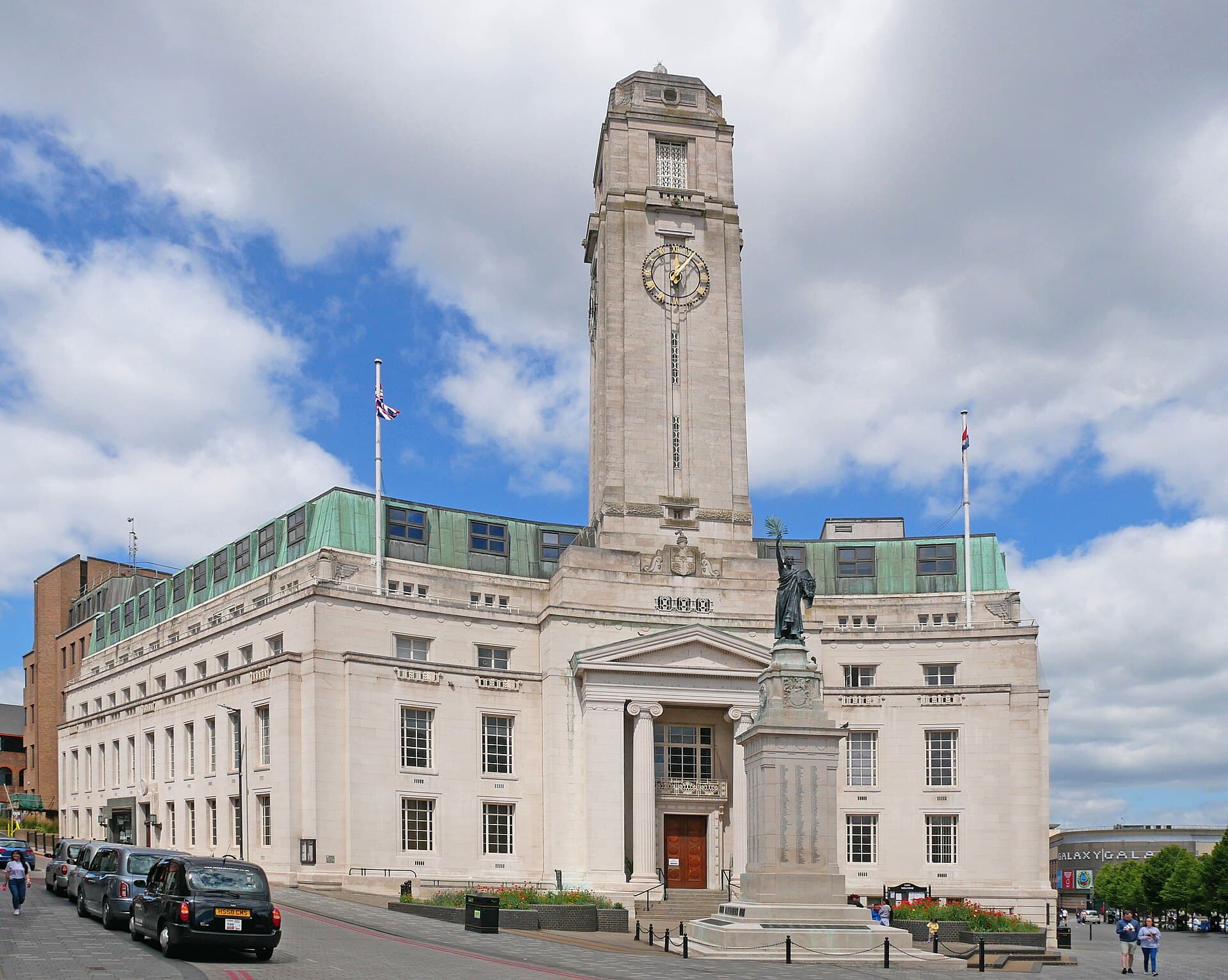 Luton city skyline